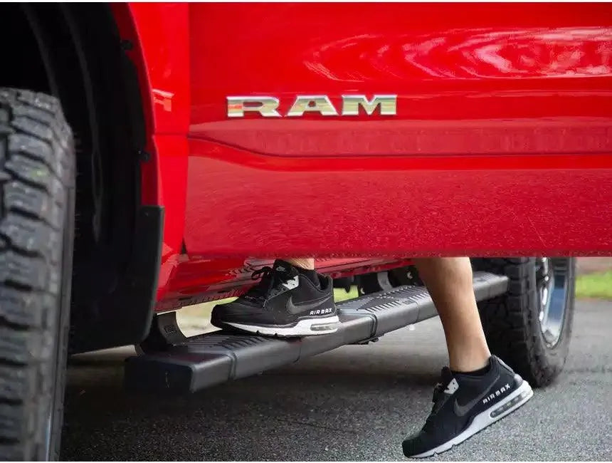 Westin 19-26 Dodge RAM 1500 Crew Cab R5 Nerf Step Bars - Black