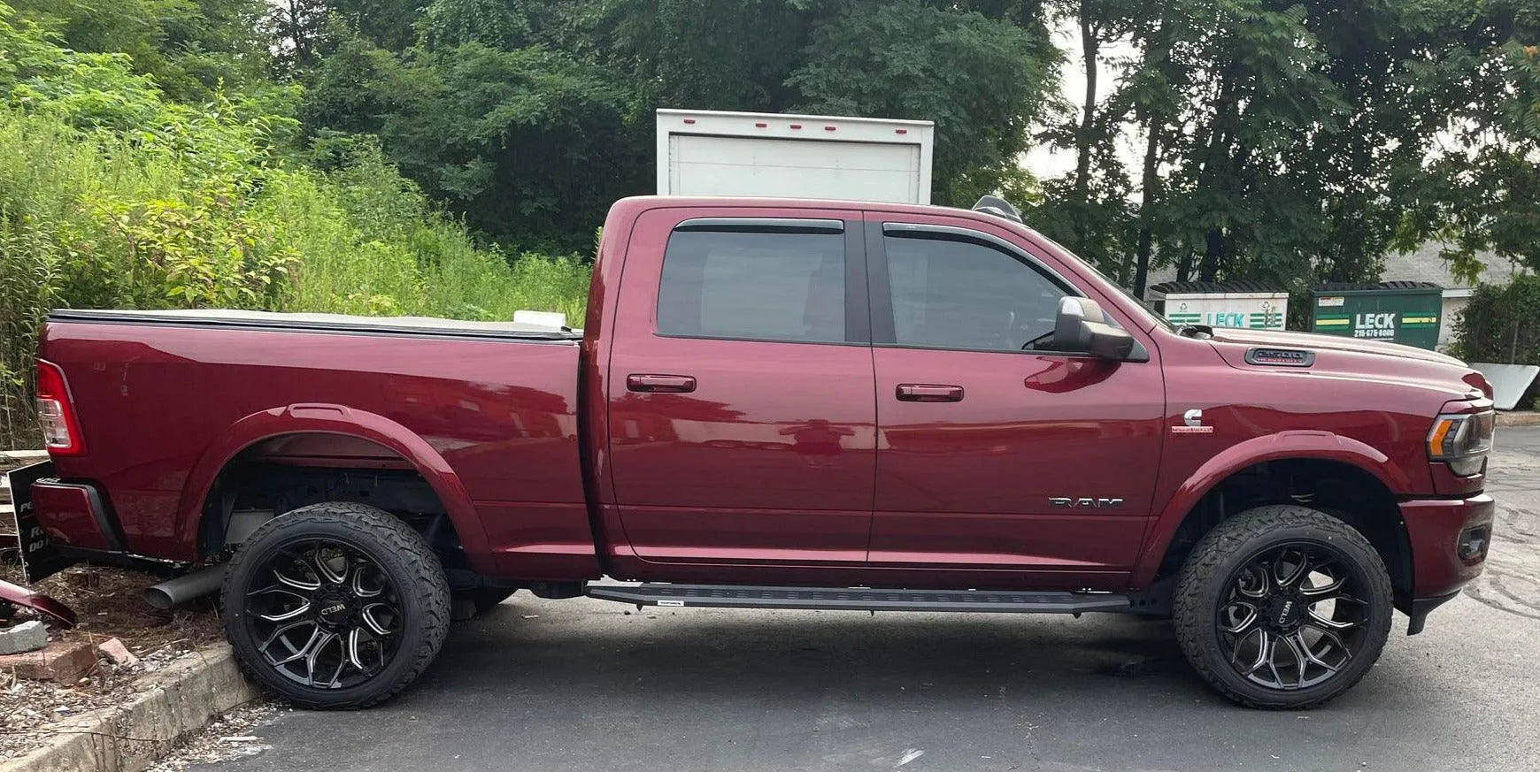 Rhino RB20 Running Boards W/ Brackets 4th Gen Ram 1500 Crew Cab & 09+ 2500/3500
