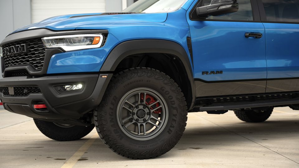 Enkei RPT1 Matte Dark Gunmetallic Wheel W/ Center Cap