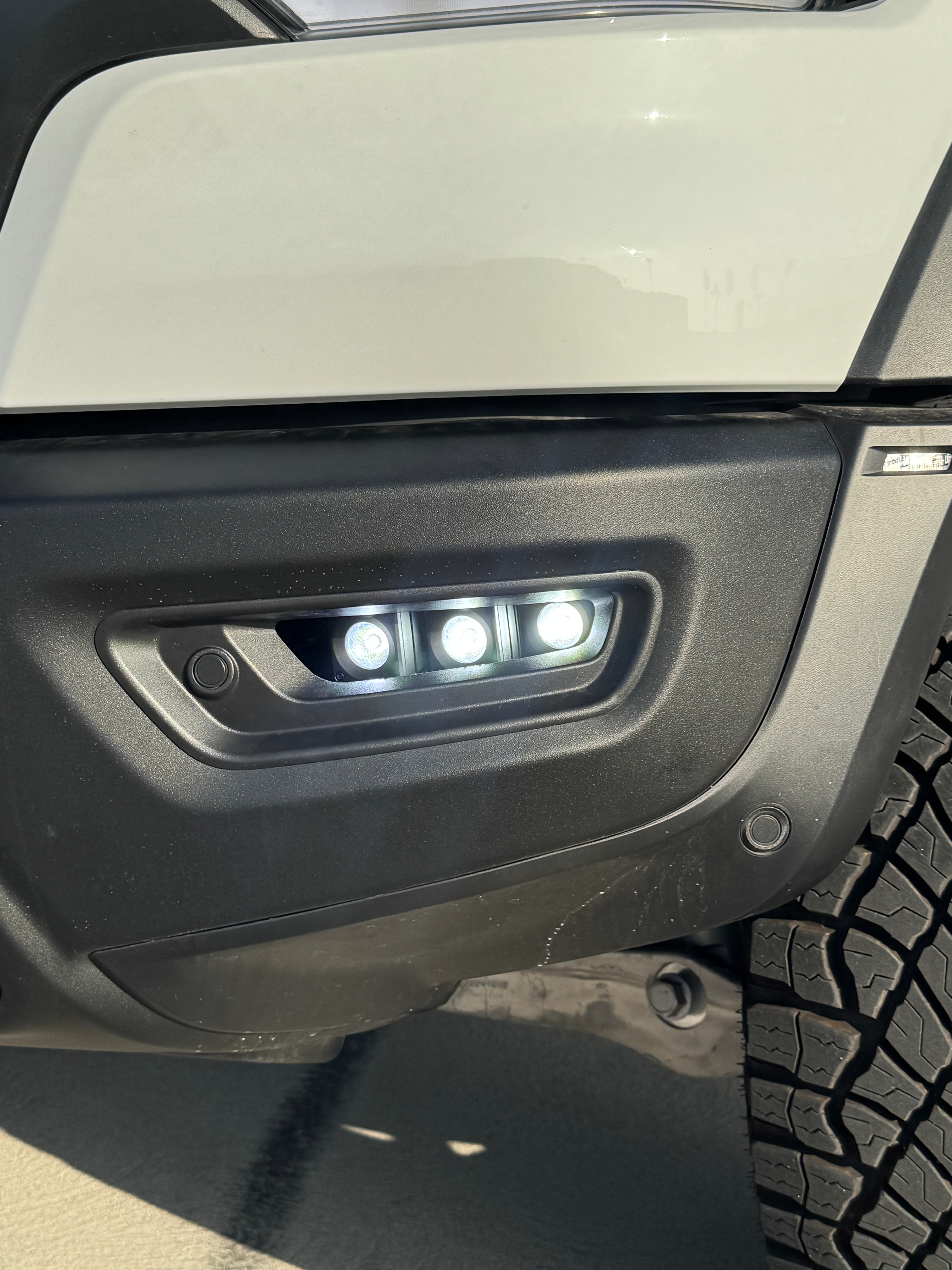 M&R Automotive 2025+ RAM 1500 RHO Fog Light Kit