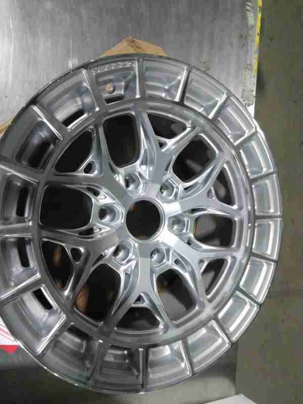 *OPEN BOX / SCRATCH & DENT* Vossen HFX-1 18x9 / 6x139.7 / ET0 / Super Deep / 106.1 CB - Silver Polished Wheel