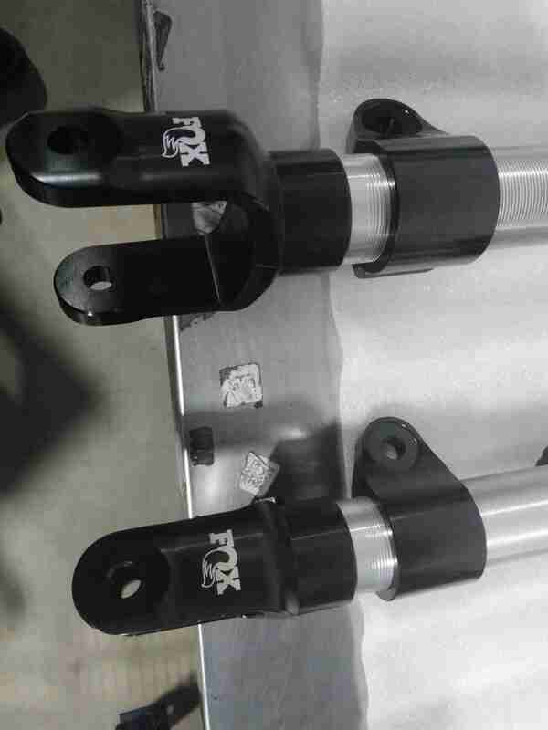 OPEN BOX Fox Performance 11-23 Dodge Charger/Challenger 2.0 Coilover Reservoir Shock Kit - PS Adjustable