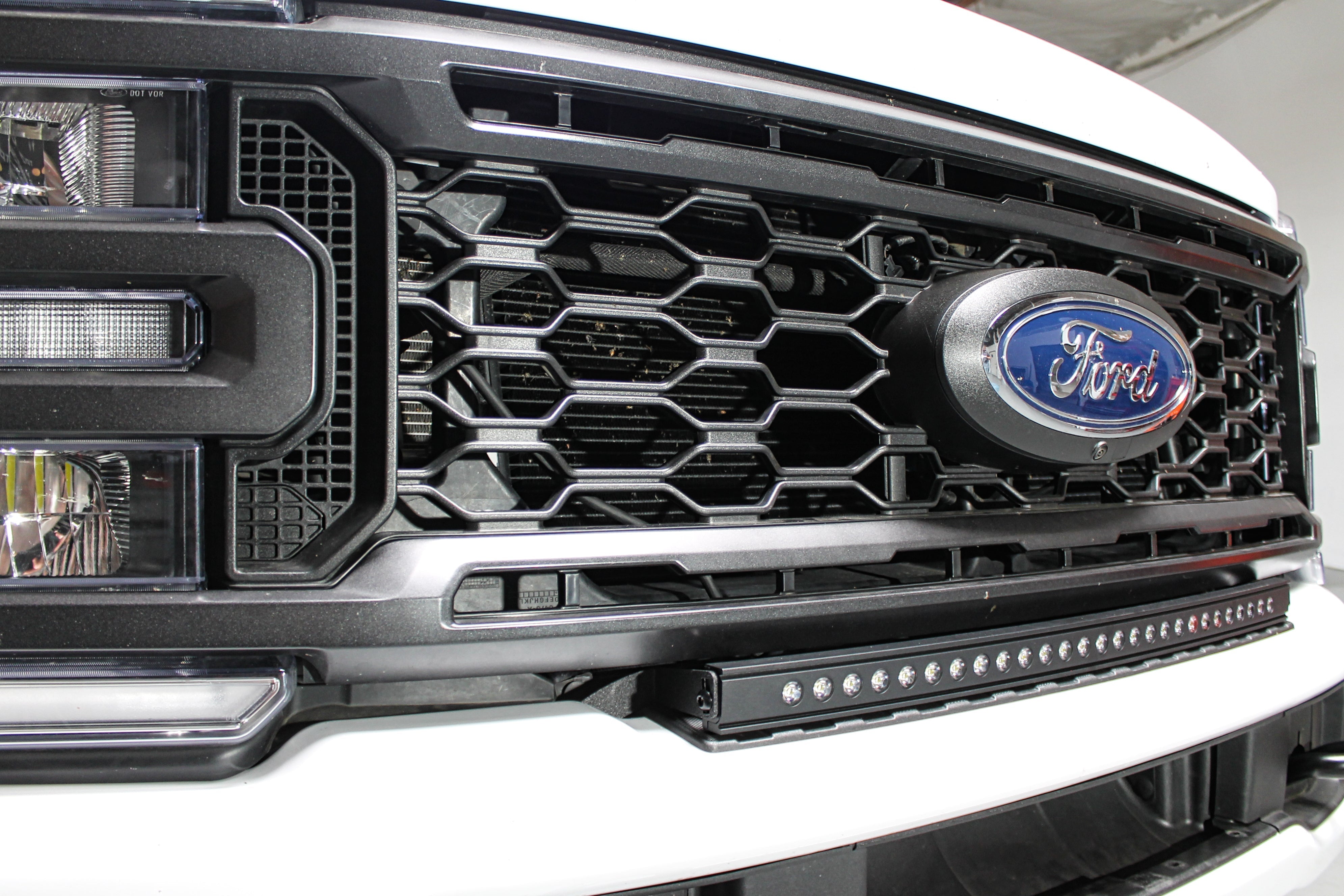 2023+ Ford Super Duty F250/350/450 30in Light Bar - Slim