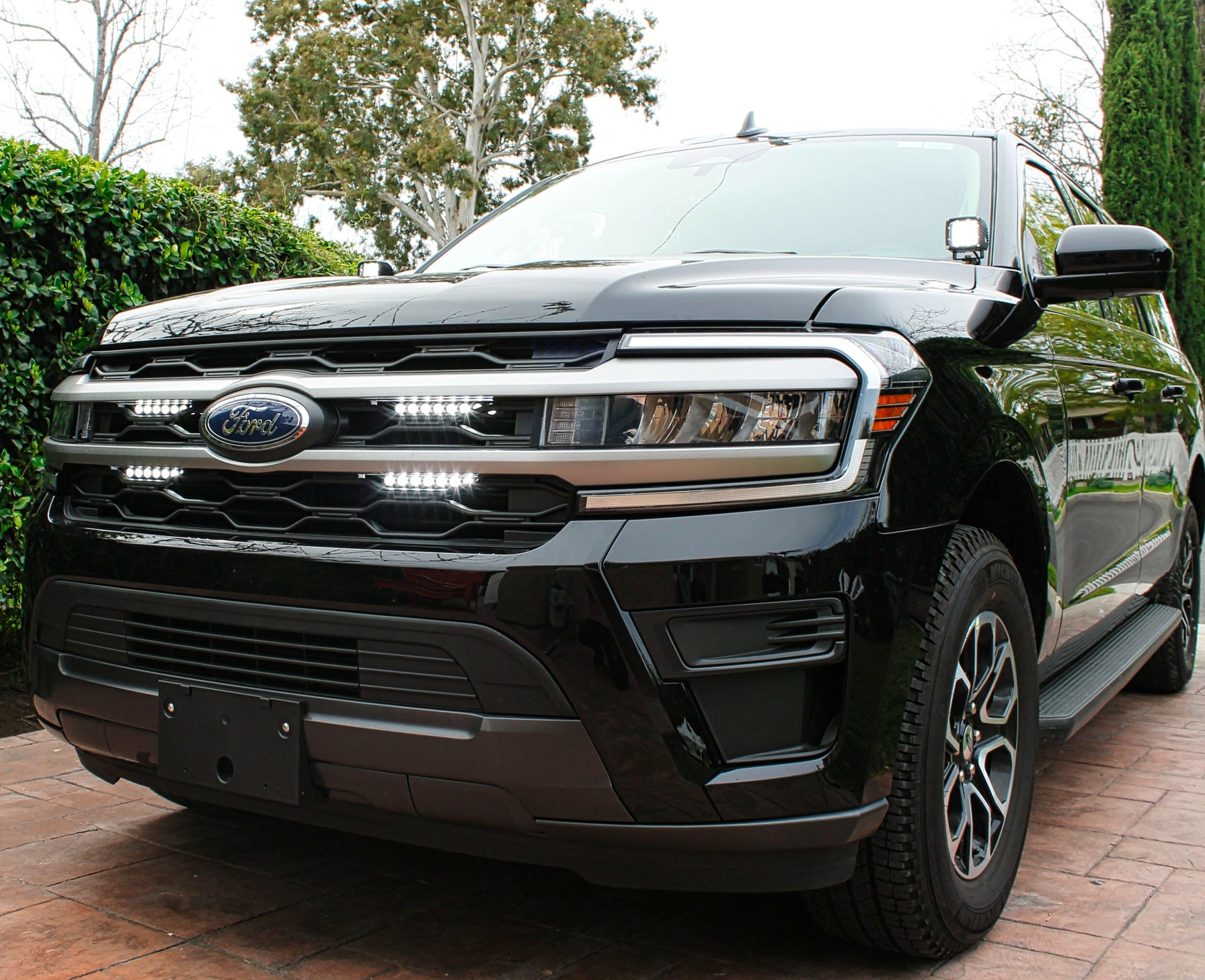 2022-2024 Ford Expedition (4) 11in Light Bars