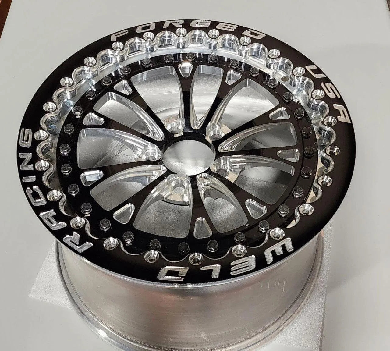 WELD VITESSE BEADLOCK DRAG WHEEL BLACK CENTER/POLISHED SHELL BLACK LIP (2015-2023 MUSTANG / 2024 MUSTANG NON PP & DARKHORSE)