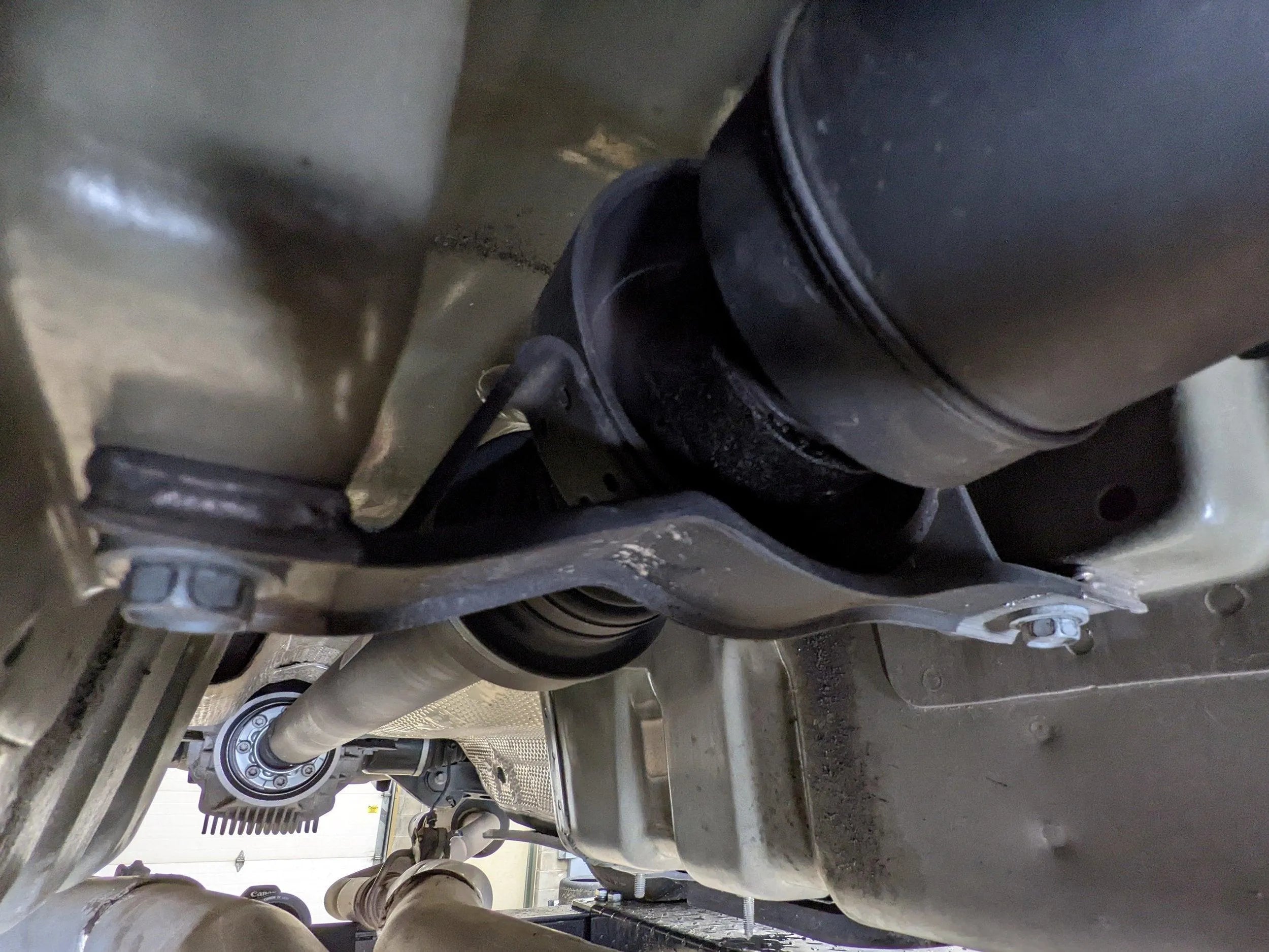 JXB LD Facelift (2015+) Dodge Charger/Challenger/Chrysler 300 Driveshaft Center Support Bearing Carrier Upgrade (CHR01A0)