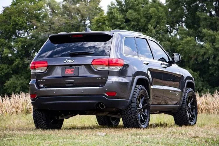 Rough Country 2016-2022 Jeep Grand Cherokee / 2016-2026 Dodge Durango 2.5 Inch Lift Kit