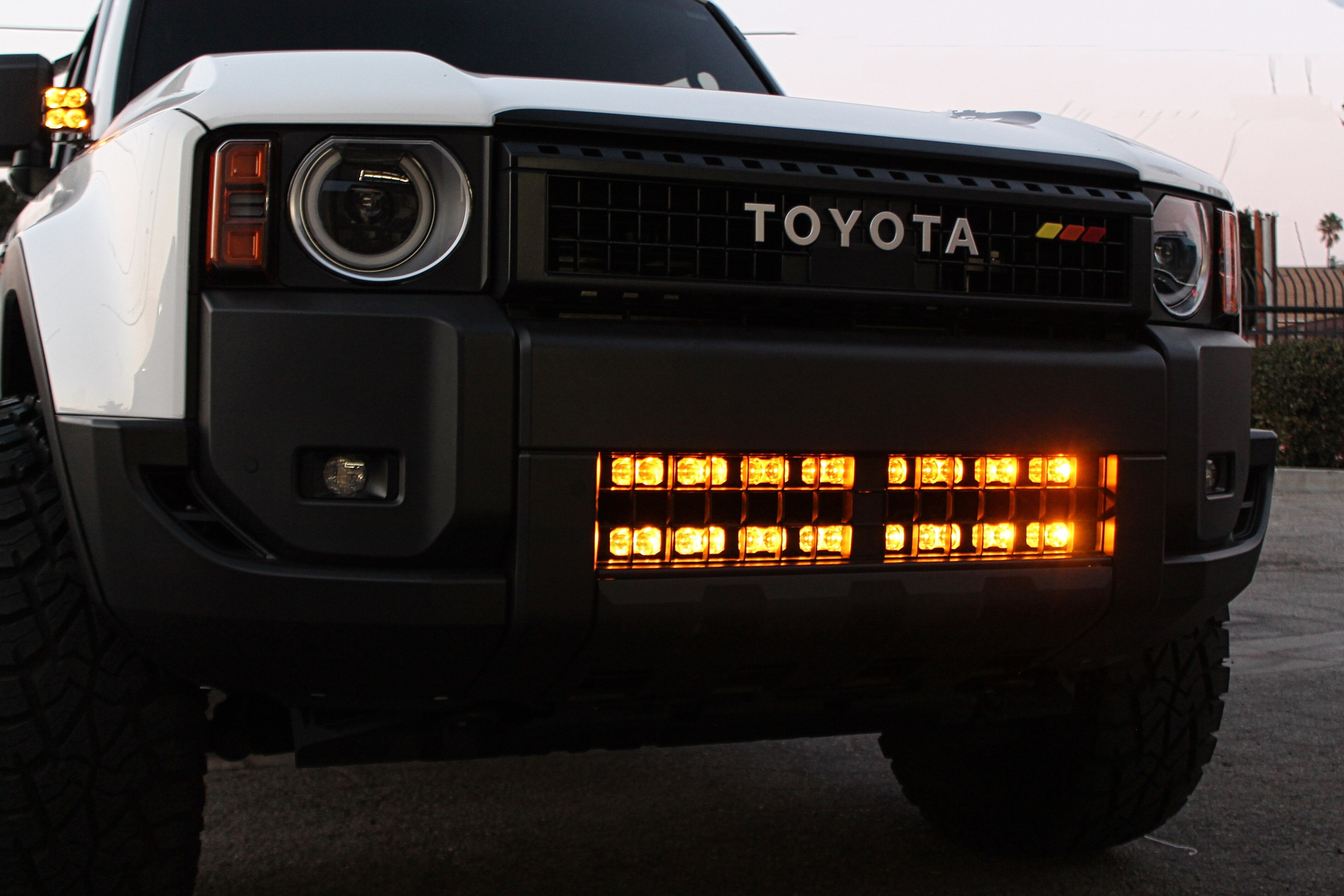 2024+ Toyota Land Cruiser Dual 30s Light Bars PRO