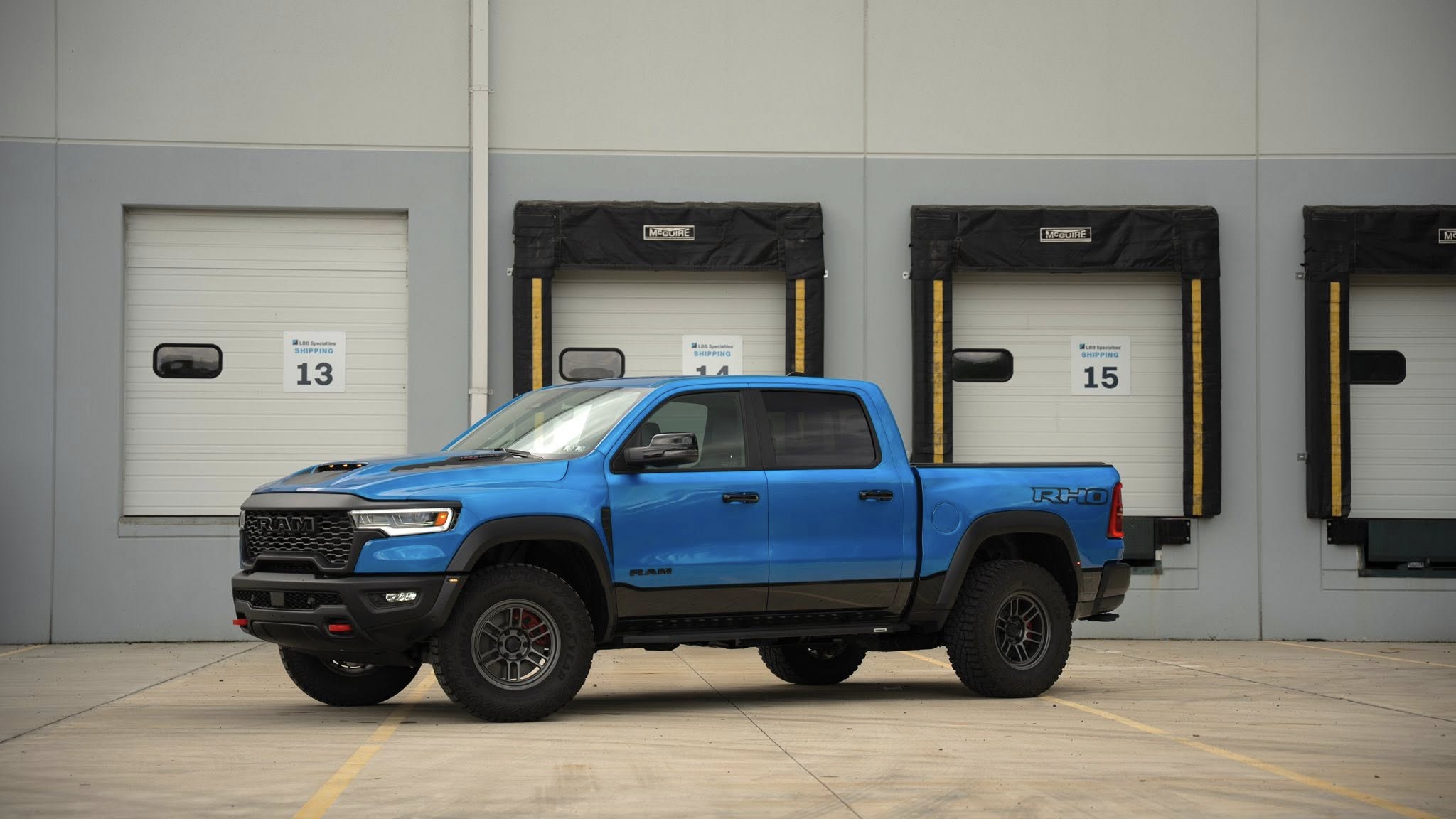 Enkei RPT1 Matte Dark Gunmetallic Wheel W/ Center Cap