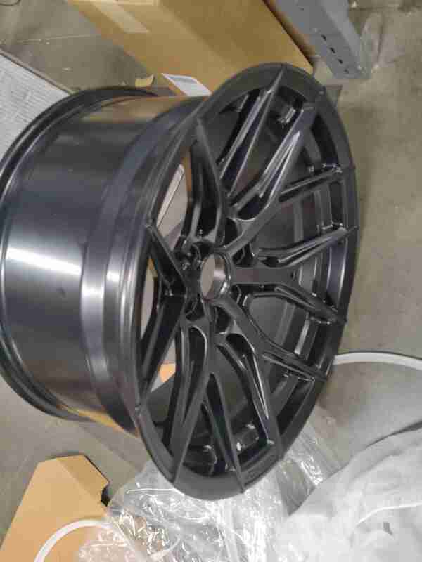 *OPEN BOX / SCRATCH & DENT*  Vossen HF6-4 20x10 / 6x139.7 / ET-18 / Super Deep Face / 106.1 - Satin Black Wheel