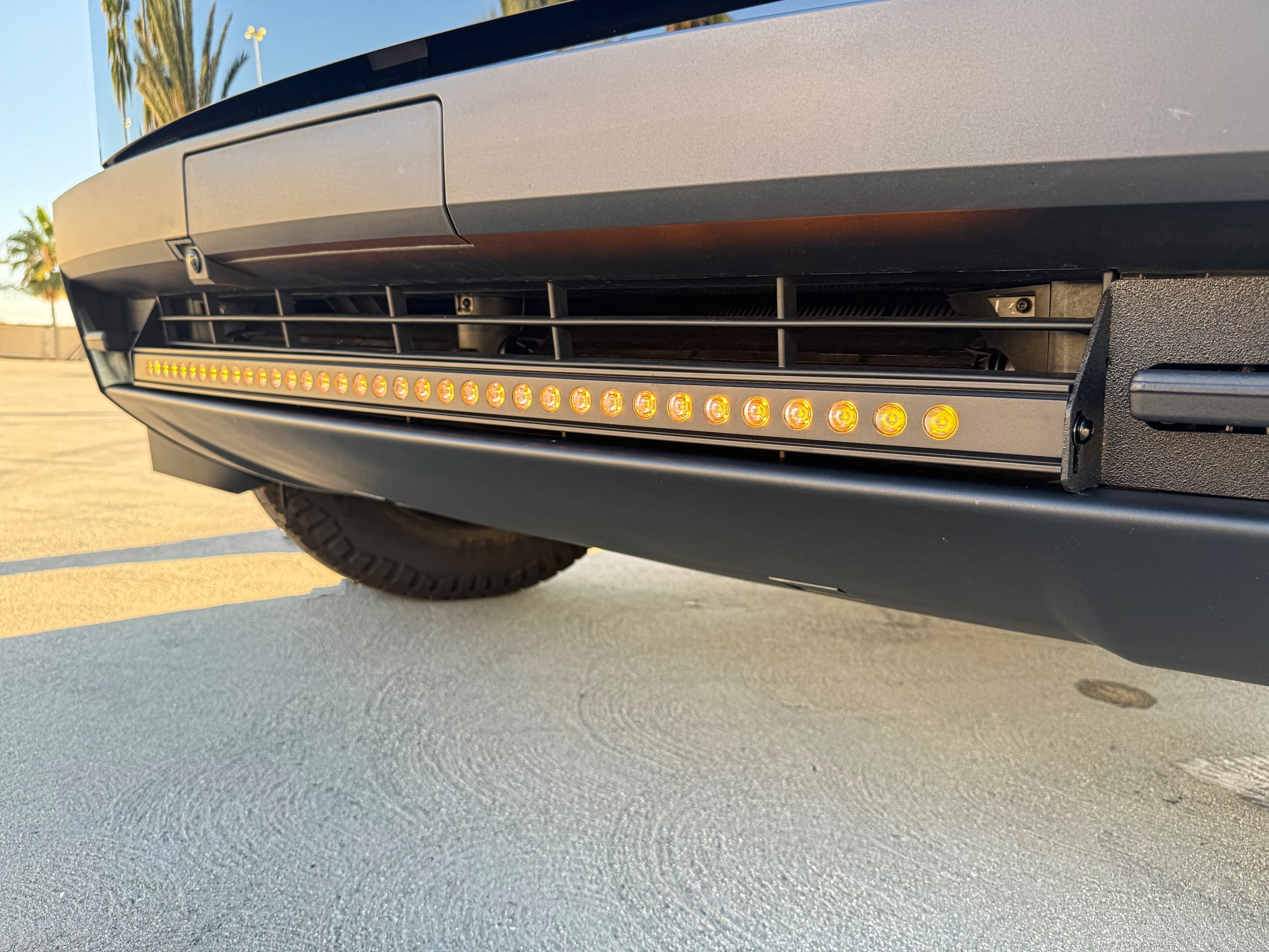 Tesla Cybertruck - Curved 40in Light Bar - Slim
