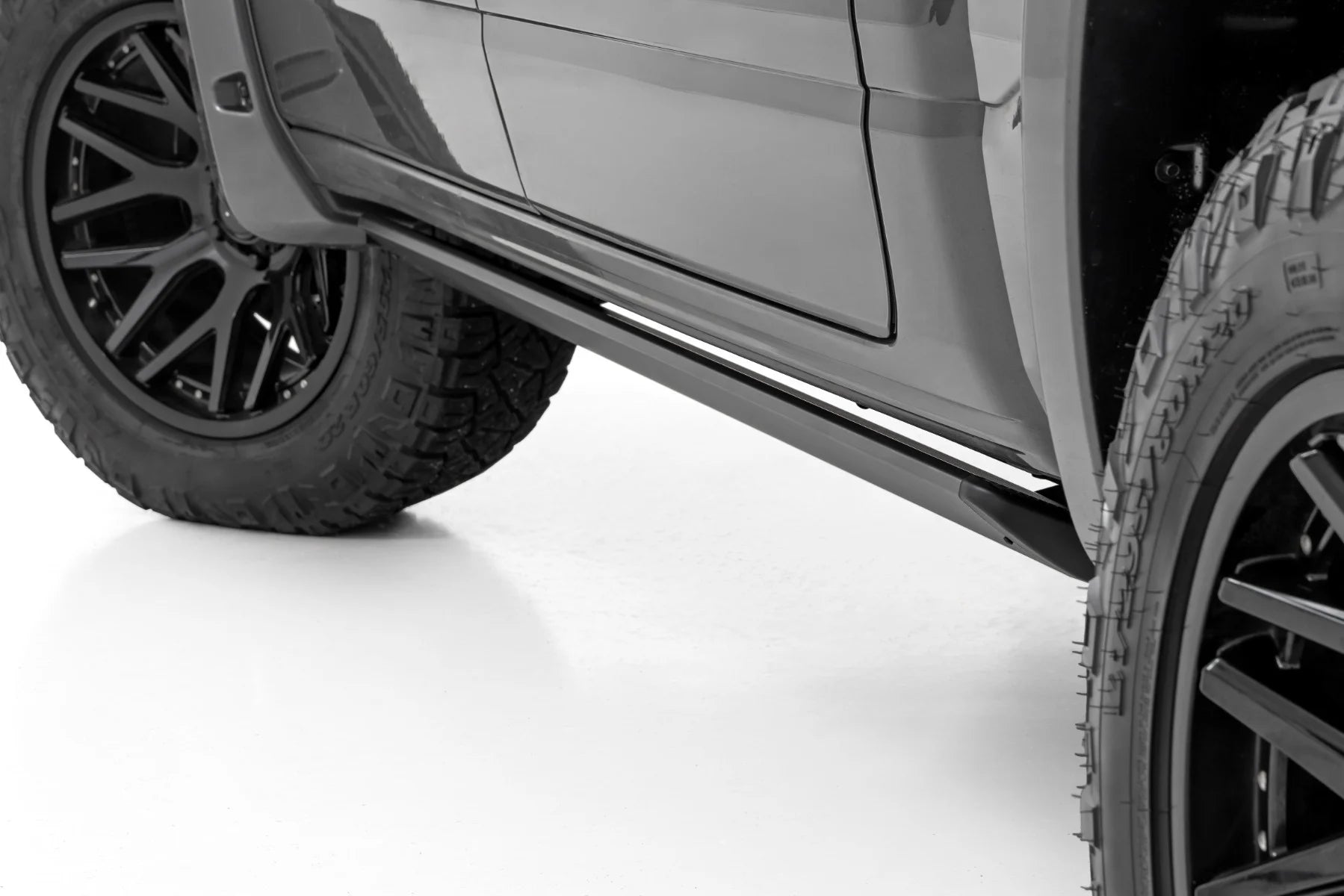 Rough Country Power Running Boards HT-Series | Crew Cab | Ram 1500 & RHO (19-26 )/1500 TRX (21-24)