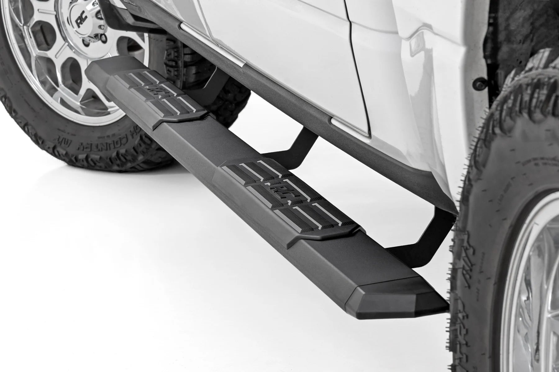 Rough Country TR2 Running Boards Ram 1500 (19-26)/1500 TRX (21-24) Crew Cab