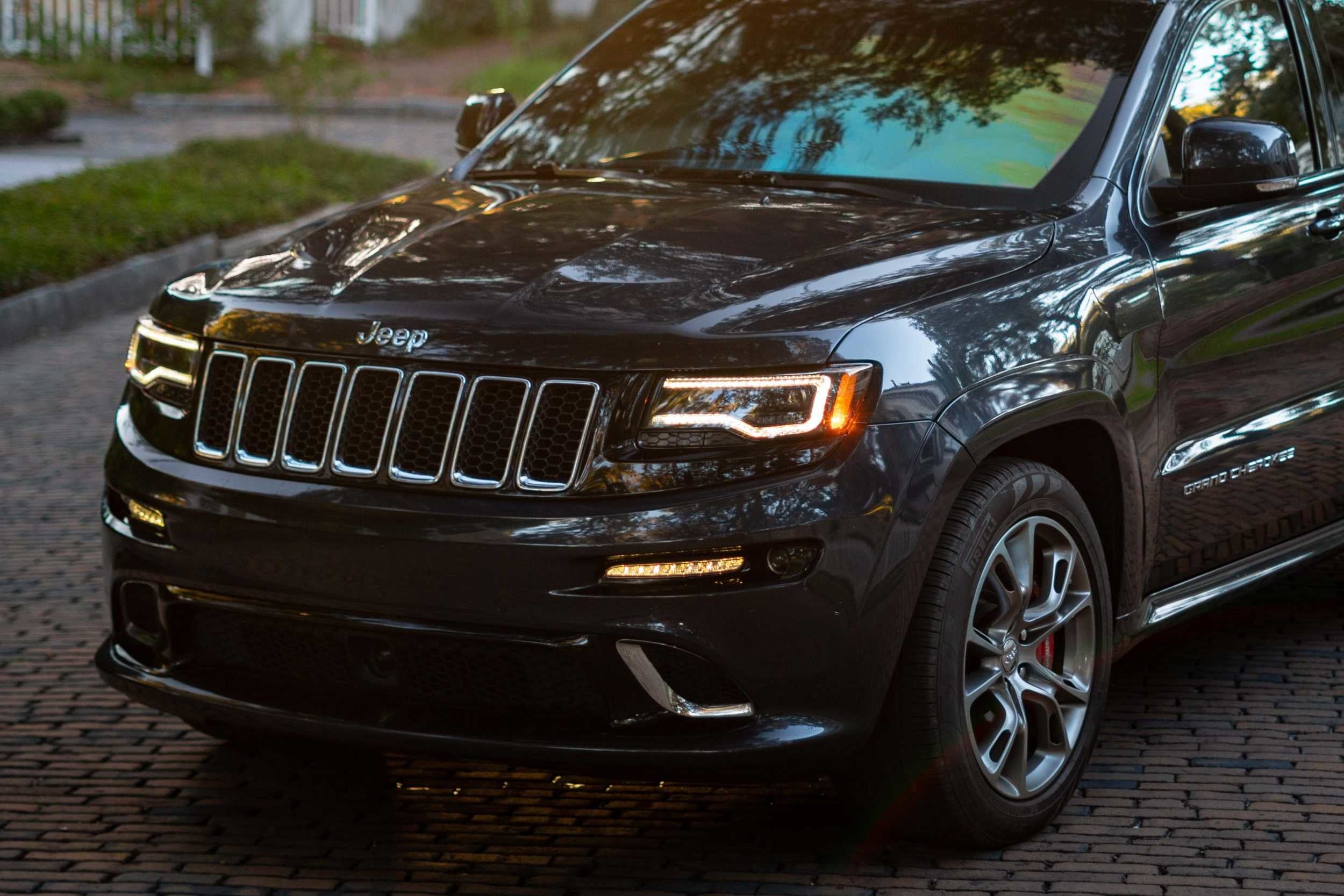 Morimoto XB LED Headlights: Jeep Grand Cherokee (14-22 / Gen I / Set)