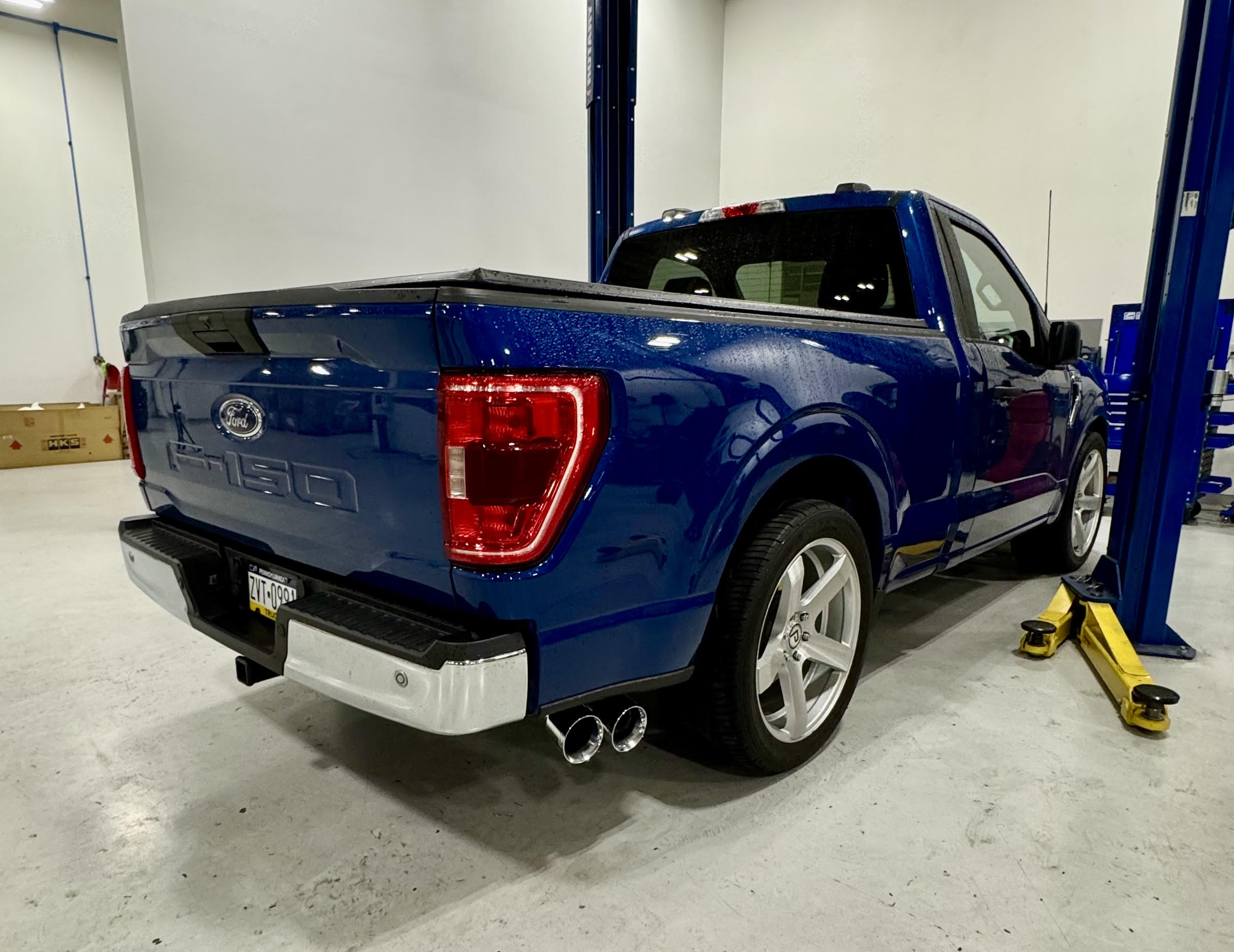 AWE 0FG Dual Side Exit Exhaust for 2021 - 2025 Ford F-150 Regular Cab 6.5 Bed 5.0L V8