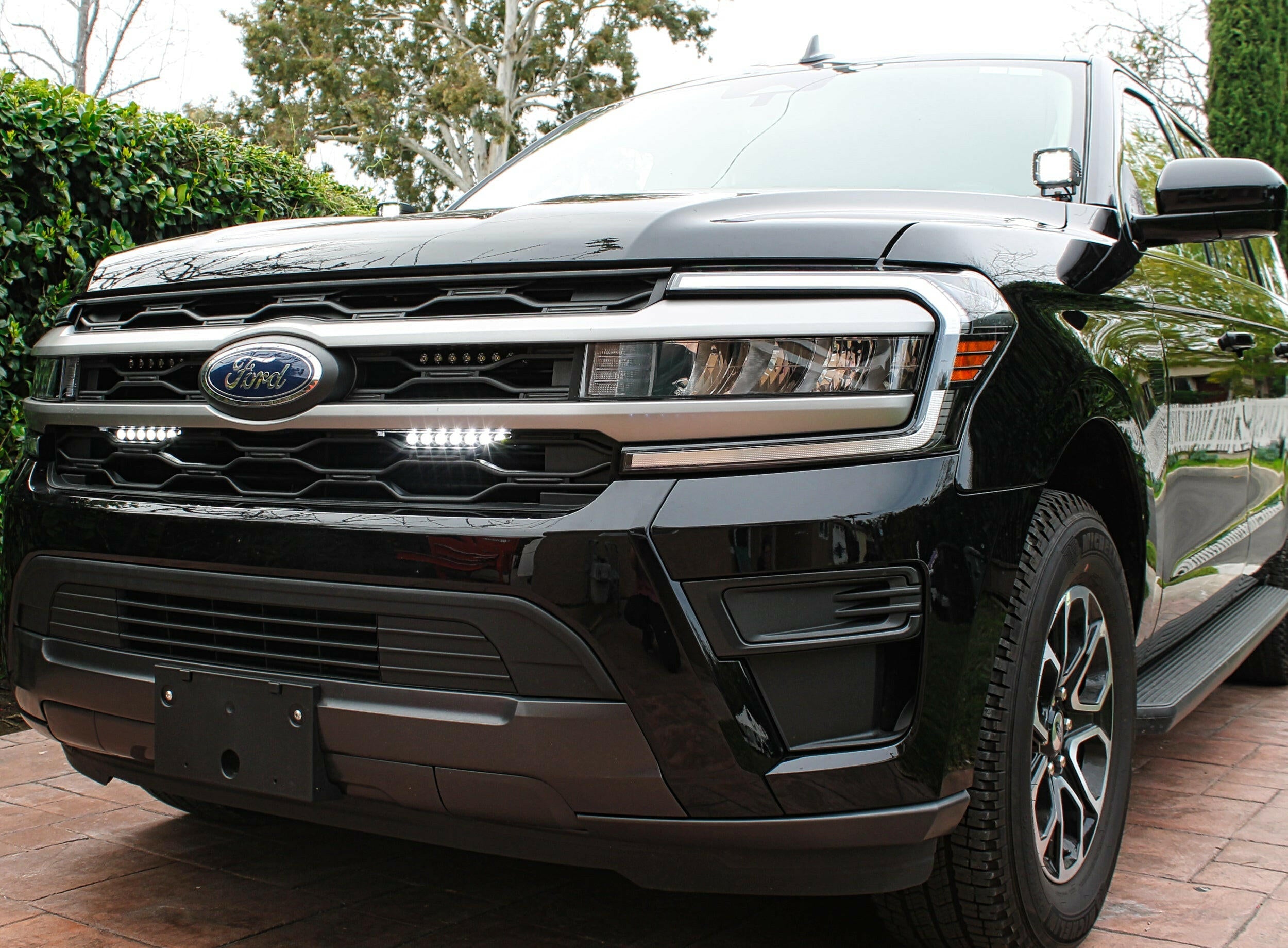 2022-2024 Ford Expedition (4) 11in Light Bars