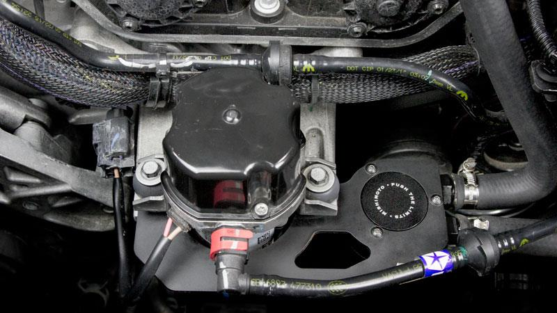 Mishimoto 2018+ Jeep Wrangler JL 2.0L Baffled Oil Catch Can Kit - Black